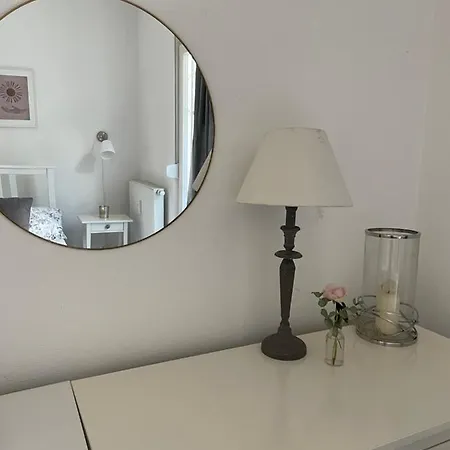 Helle, Zentrale Altbauwohnung Mit Balkon شقة