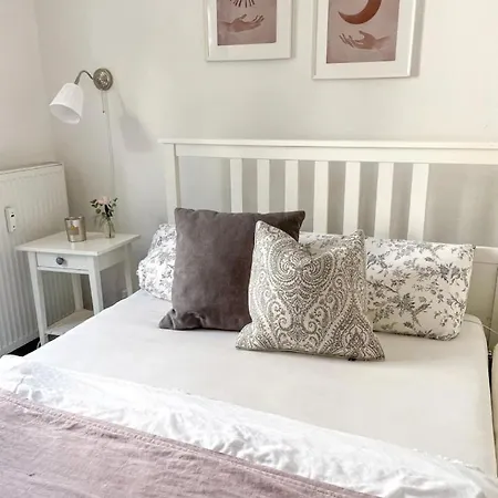 شقة Helle, Zentrale Altbauwohnung Mit Balkon